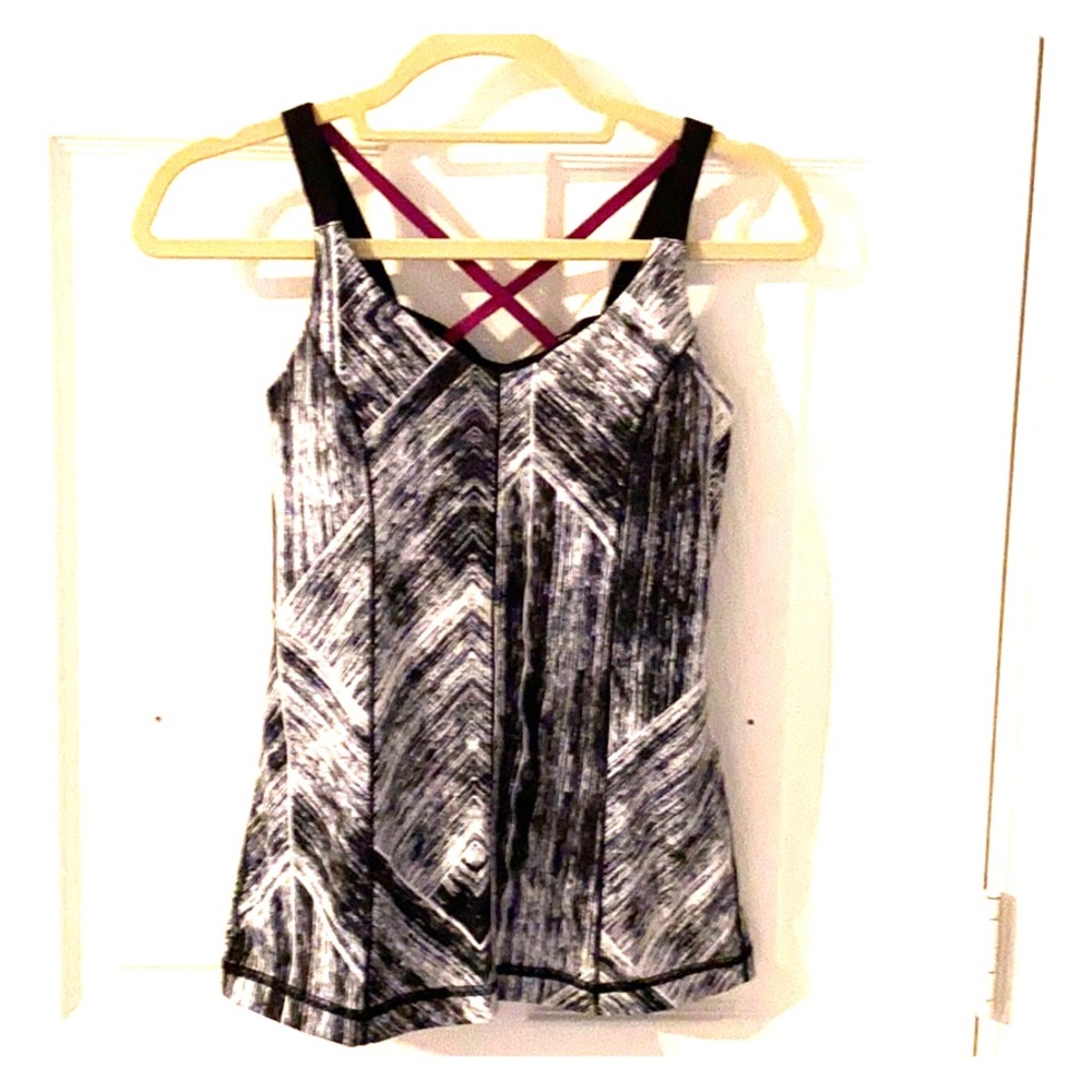 Lululemon top
